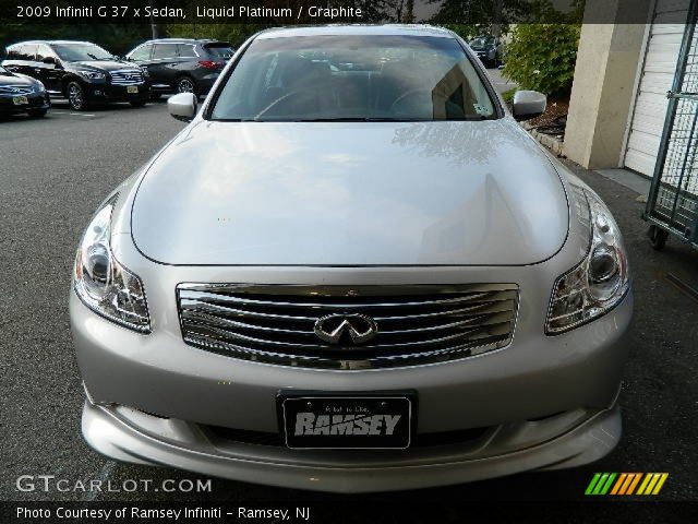 2009 Infiniti G 37 x Sedan in Liquid Platinum