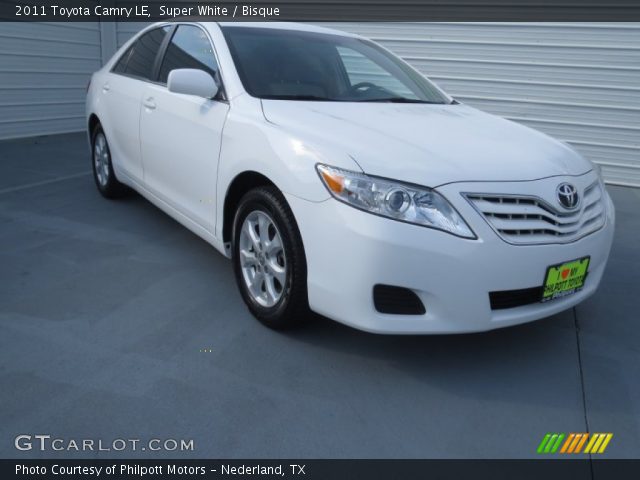 2011 Toyota Camry LE in Super White