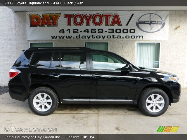 2012 Toyota Highlander V6 4WD in Black