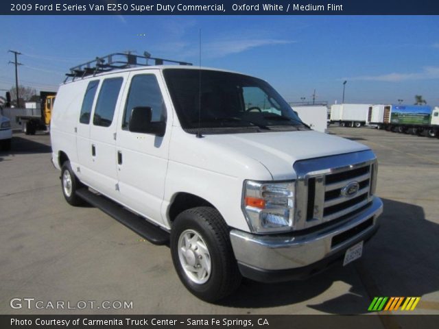2009 Ford E Series Van E250 Super Duty Commercial in Oxford White
