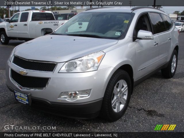 2009 Chevrolet Traverse LT in Silver Ice Metallic