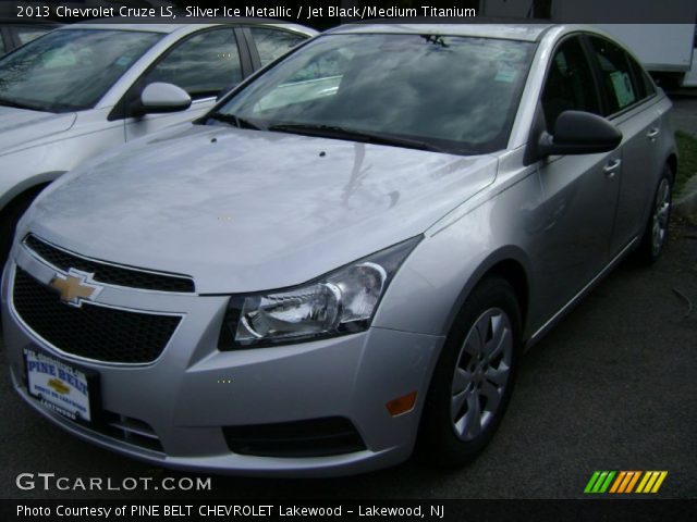 2013 Chevrolet Cruze LS in Silver Ice Metallic