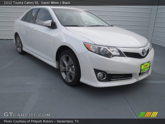 2012 Toyota Camry SE in Super White