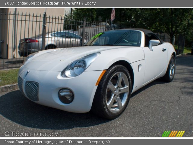 2007 Pontiac Solstice Roadster in Pure White