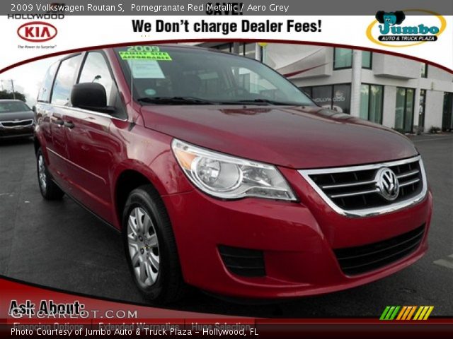 2009 Volkswagen Routan S in Pomegranate Red Metallic