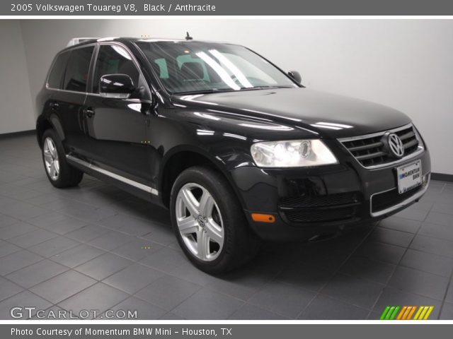 2005 Volkswagen Touareg V8 in Black