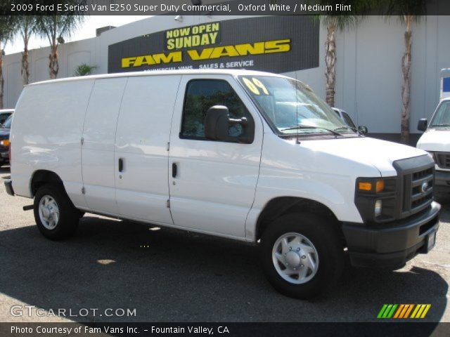 2009 Ford E Series Van E250 Super Duty Commercial in Oxford White