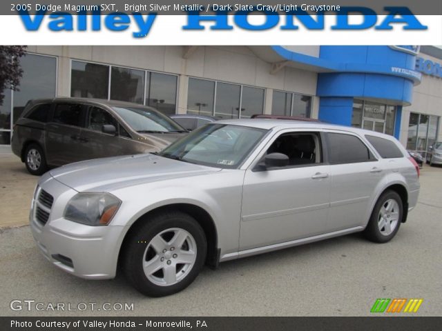 2005 Dodge Magnum SXT in Bright Silver Metallic