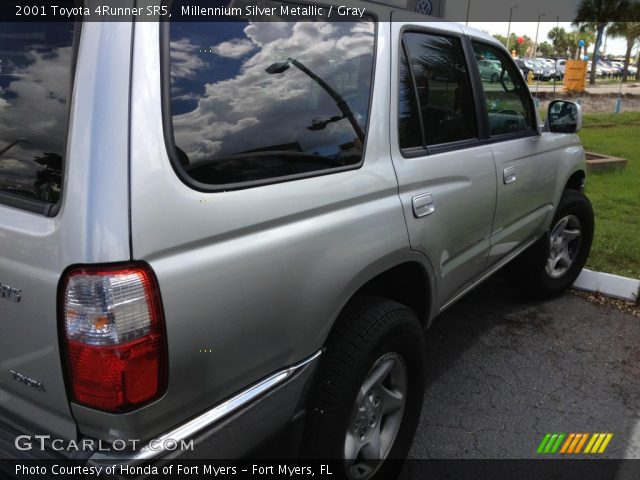 2001 Toyota 4Runner SR5 in Millennium Silver Metallic