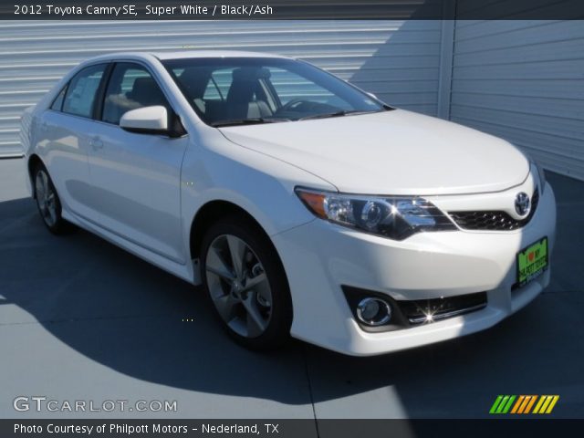 2012 Toyota Camry SE in Super White