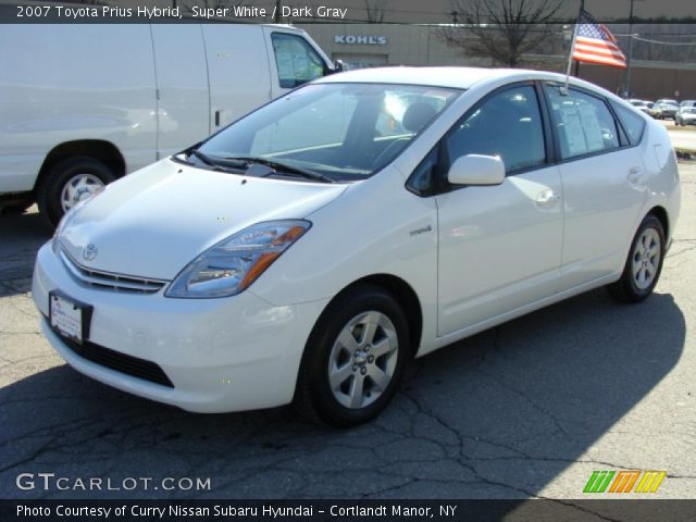 2007 Toyota Prius Hybrid in Super White