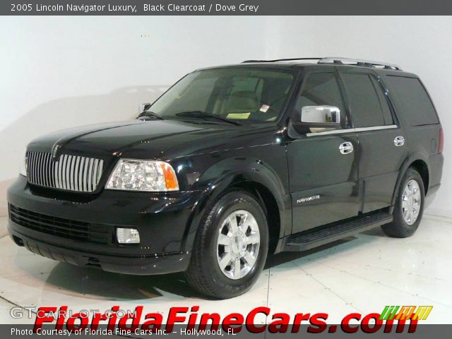 2005 Lincoln Navigator Luxury in Black Clearcoat