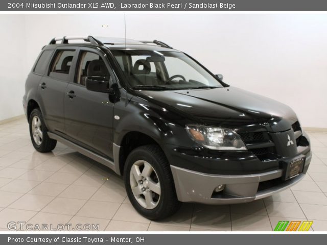 2004 Mitsubishi Outlander XLS AWD in Labrador Black Pearl
