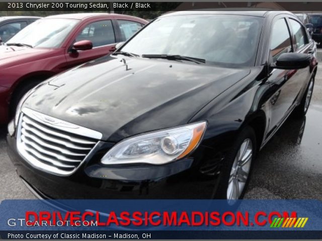 2013 Chrysler 200 Touring Sedan in Black