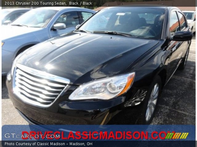 2013 Chrysler 200 Touring Sedan in Black