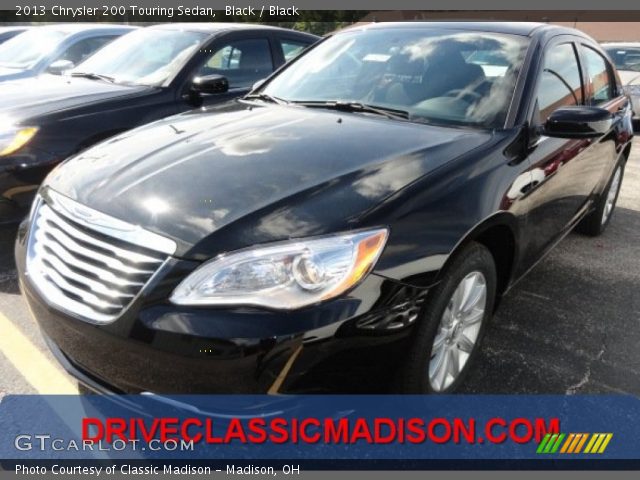 2013 Chrysler 200 Touring Sedan in Black
