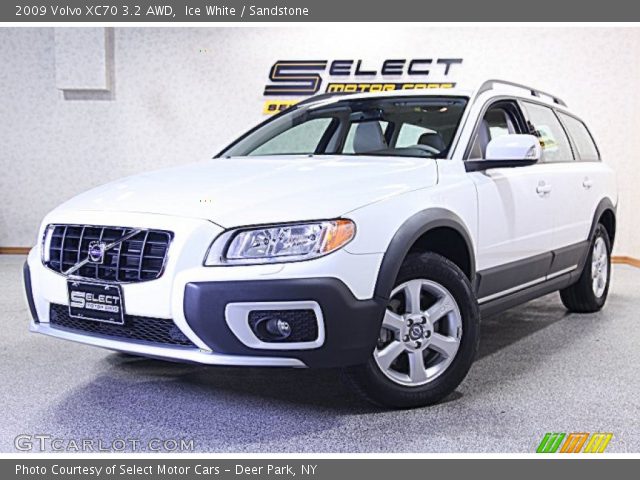 2009 Volvo XC70 3.2 AWD in Ice White