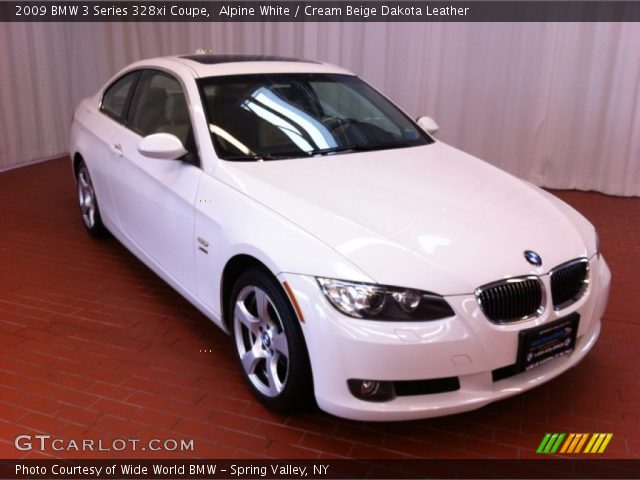 2009 BMW 3 Series 328xi Coupe in Alpine White