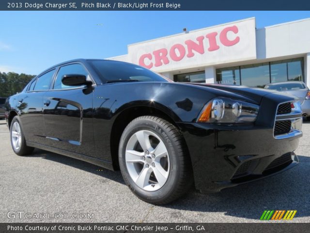 2013 Dodge Charger SE in Pitch Black
