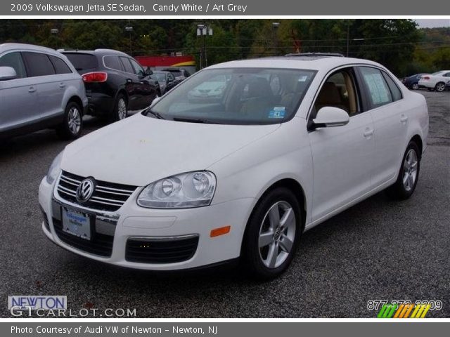 2009 Volkswagen Jetta SE Sedan in Candy White