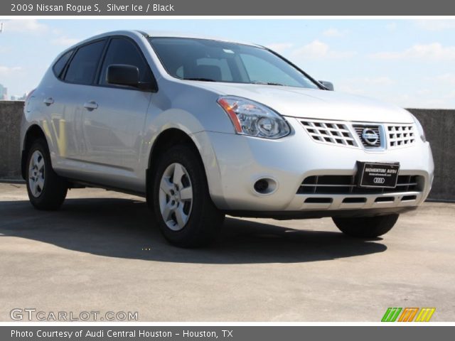 2009 Nissan Rogue S in Silver Ice
