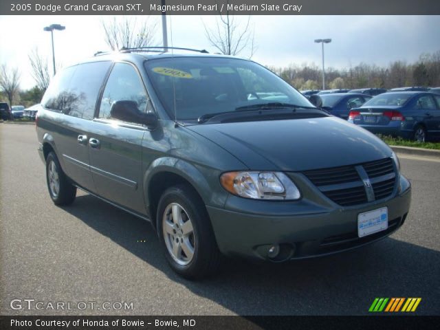 2005 Dodge Grand Caravan SXT in Magnesium Pearl