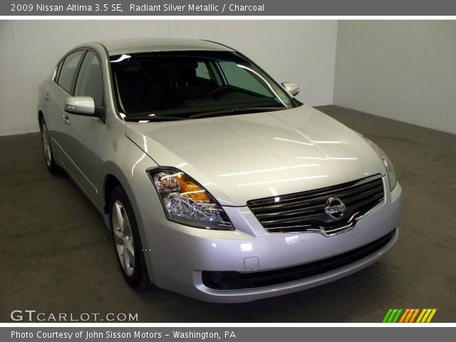 2009 Nissan Altima 3.5 SE in Radiant Silver Metallic