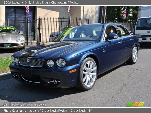 2009 Jaguar XJ XJ8 in Indigo Blue