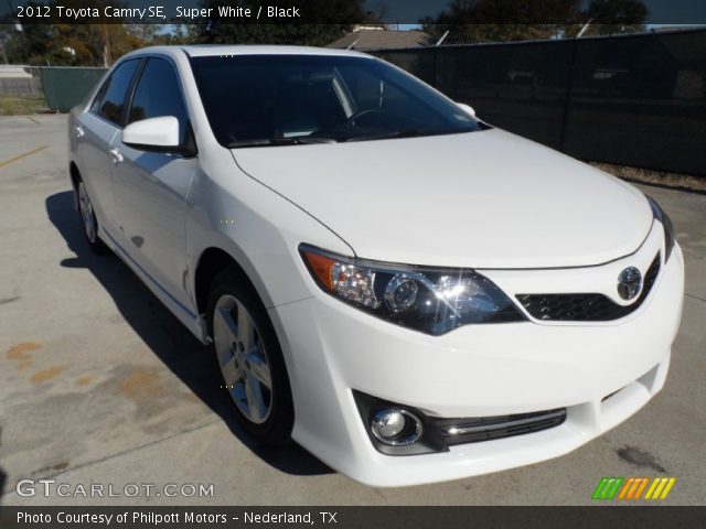 2012 Toyota Camry SE in Super White