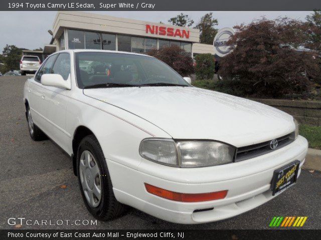 1994 Toyota Camry LE Sedan in Super White
