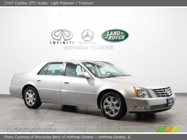 2007 Cadillac DTS Sedan in Light Platinum