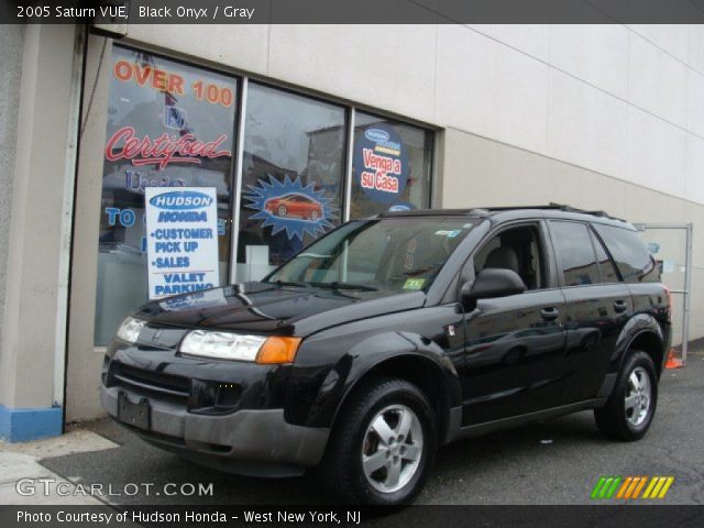 2005 Saturn VUE  in Black Onyx