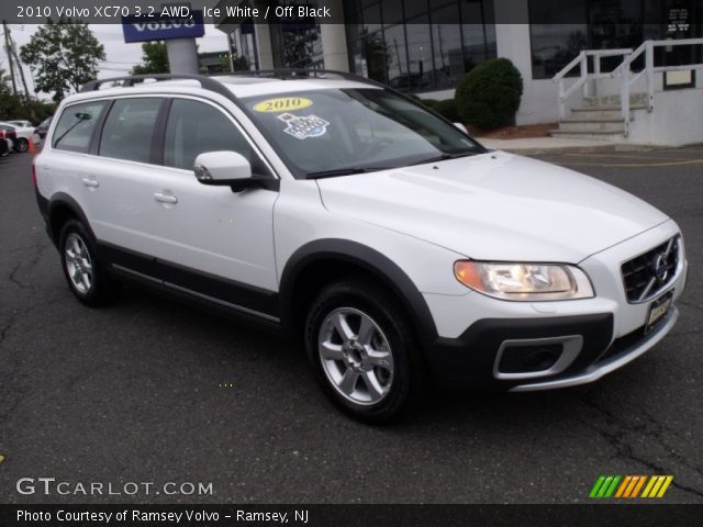 2010 Volvo XC70 3.2 AWD in Ice White