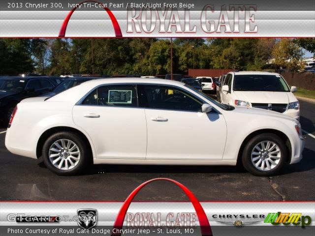 2013 Chrysler 300  in Ivory Tri-Coat Pearl