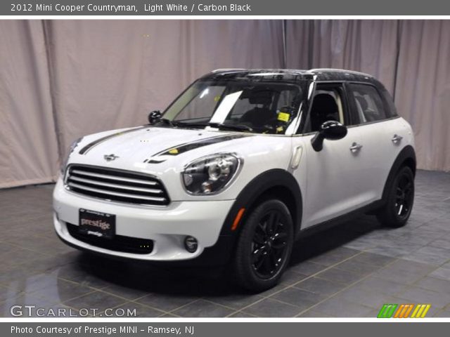 2012 Mini Cooper Countryman in Light White