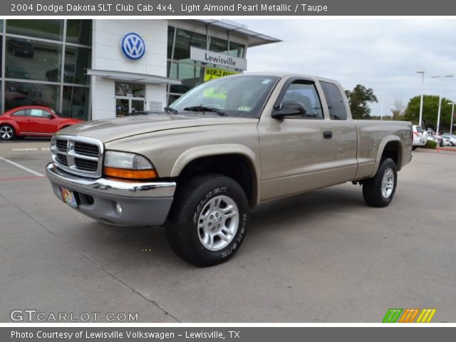 2004 Dodge Dakota SLT Club Cab 4x4 in Light Almond Pearl Metallic