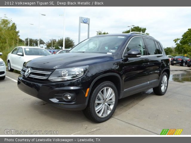 2012 Volkswagen Tiguan SE in Deep Black Metallic