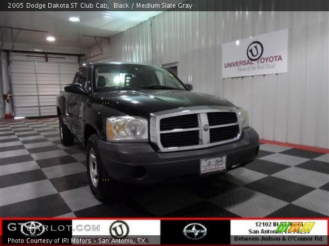 2005 Dodge Dakota ST Club Cab in Black