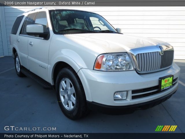 2006 Lincoln Navigator Luxury in Oxford White