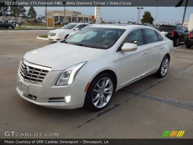 2013 Cadillac XTS Premium FWD in White Diamond Tricoat