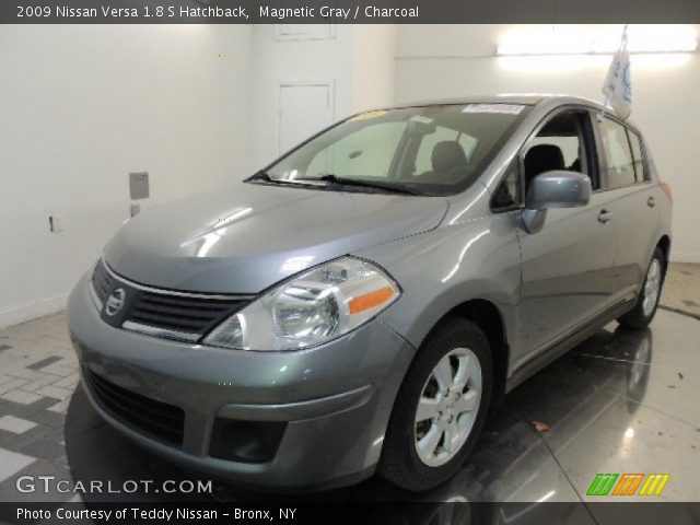 2009 Nissan Versa 1.8 S Hatchback in Magnetic Gray