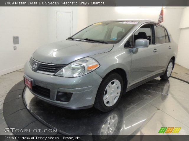 2009 Nissan Versa 1.8 S Sedan in Magnetic Gray