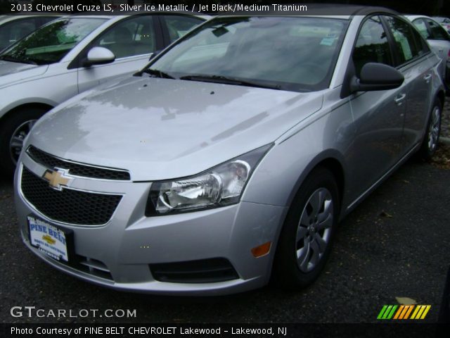 2013 Chevrolet Cruze LS in Silver Ice Metallic