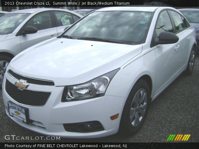 2013 Chevrolet Cruze LS in Summit White
