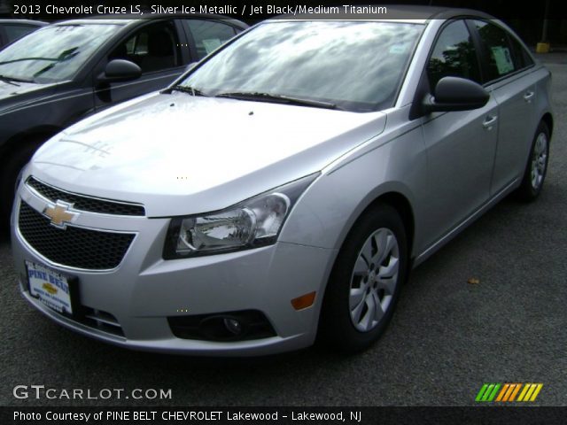 2013 Chevrolet Cruze LS in Silver Ice Metallic