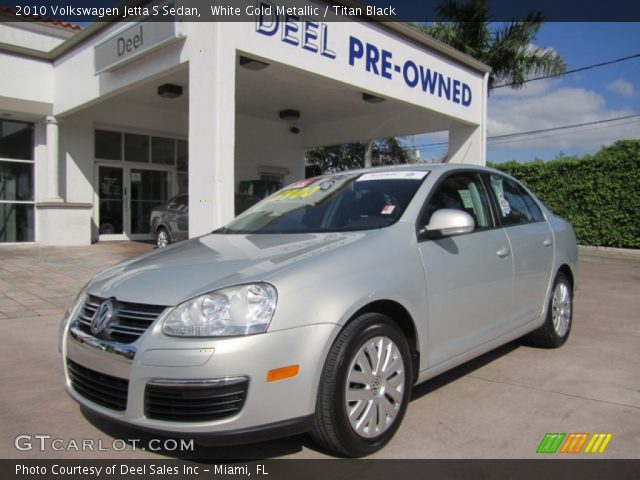 2010 Volkswagen Jetta S Sedan in White Gold Metallic