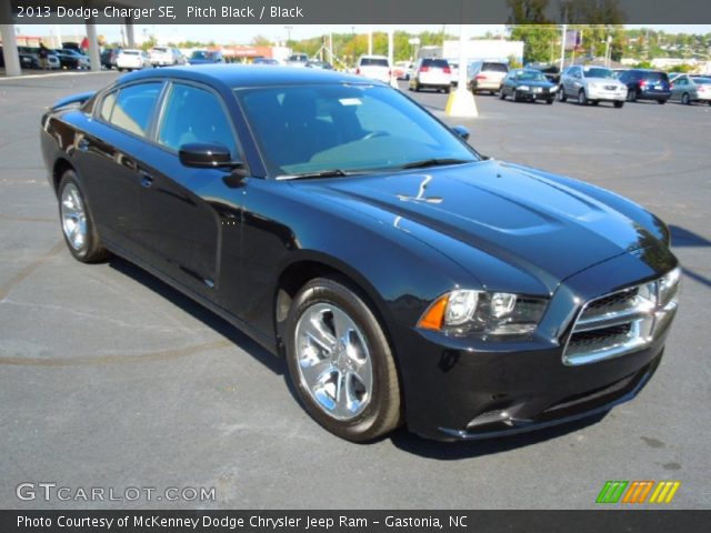 2013 Dodge Charger SE in Pitch Black