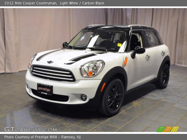 2012 Mini Cooper Countryman in Light White