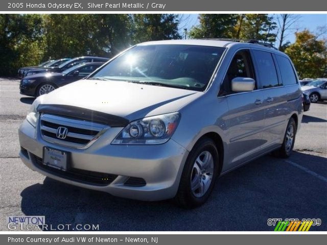 2005 Honda Odyssey EX in Silver Pearl Metallic
