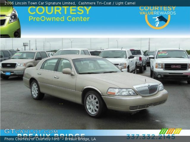 2006 Lincoln Town Car Signature Limited in Cashmere Tri-Coat
